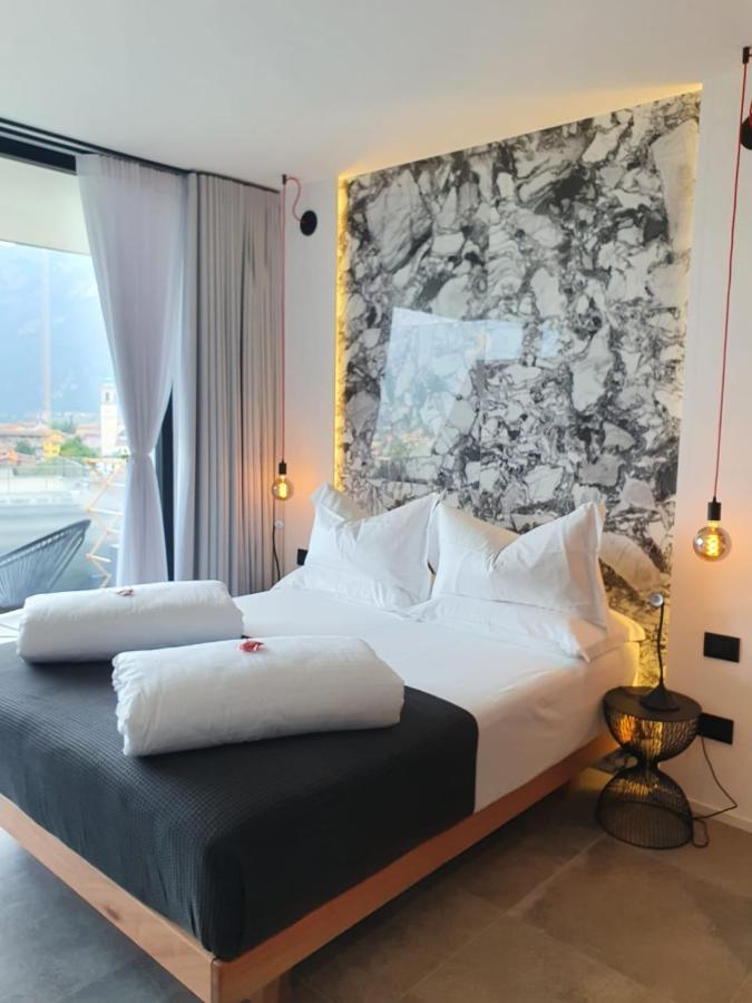 Visioni Lake View Boutique Rooms & Breakfast - Adults Friendly ริวาเดลการ์ดา ภายนอก รูปภาพ
