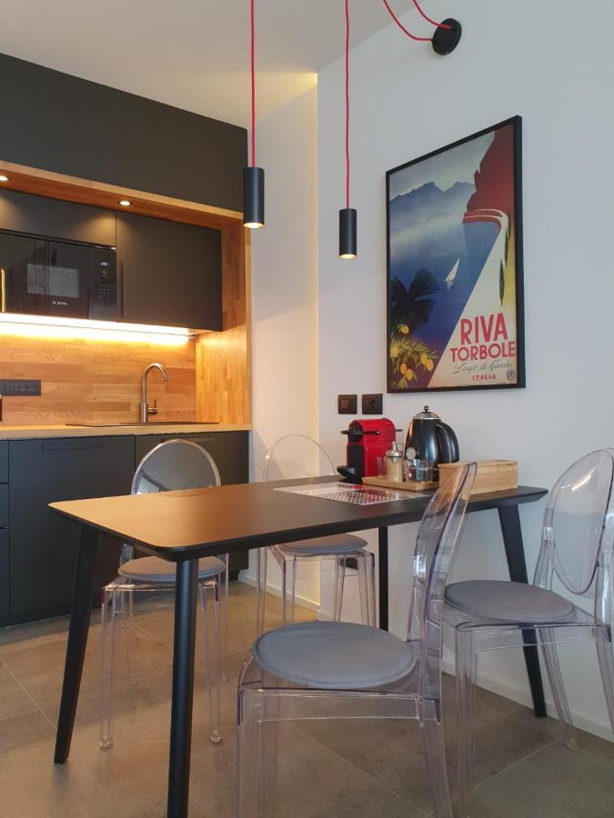 Visioni Lake View Boutique Rooms & Breakfast - Adults Friendly ริวาเดลการ์ดา ภายนอก รูปภาพ